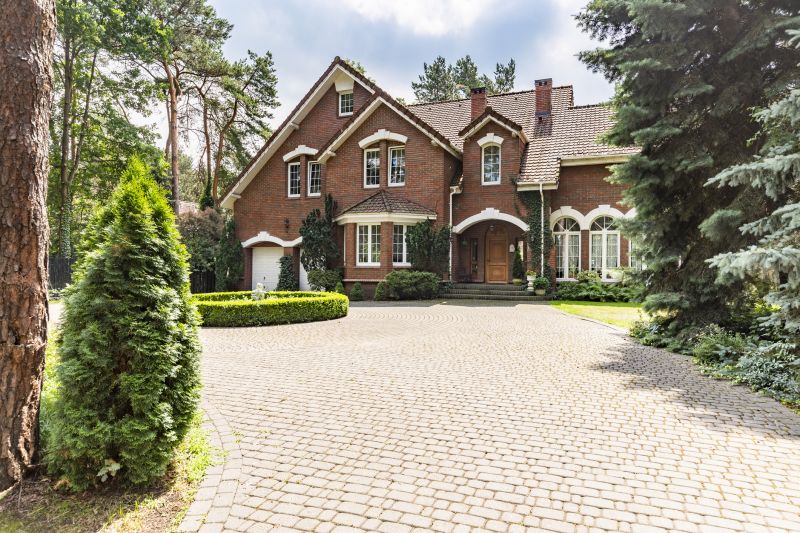 Pavers Sealing Cost Guide — Cost of Pavers Sealing Service